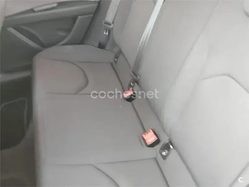 Usado Seat Leon Reference 115 CV (84 kW) 2018 Gris / plata Berlina