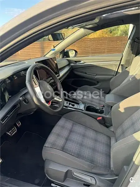 Usado VW Golf VIII GTI 265 CV (194 kW) 2025 Gris / plata Berlina