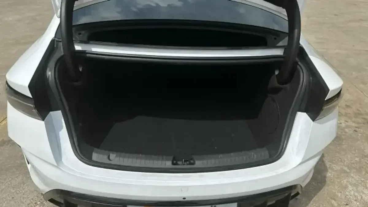 Usado BYD Seal Design 230 kW (313 CV) 2025 Blanco Berlina