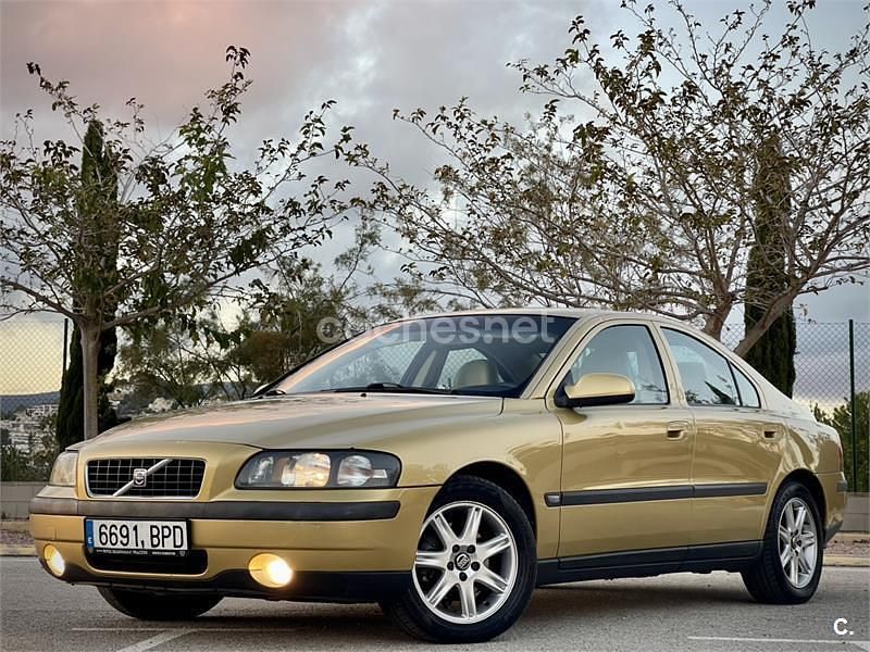 Amarillo Usado 2001 Volvo S60 Berlina | 3799 € (Caro) - Imagen 1/4