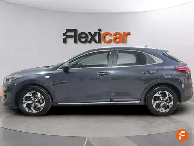 Usado Kia XCeed 136 CV (100 kW) 2021 Gris SUV