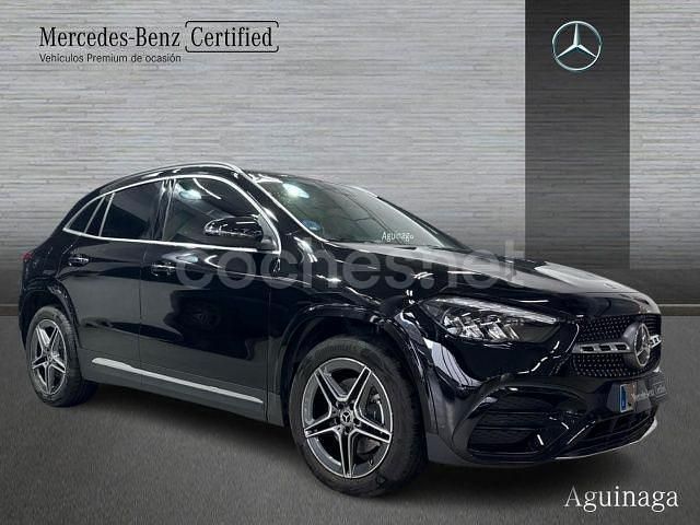 Käytetty Mercedes GLA200 163 HP (119 kW) 2025 Musta Katumaasturi