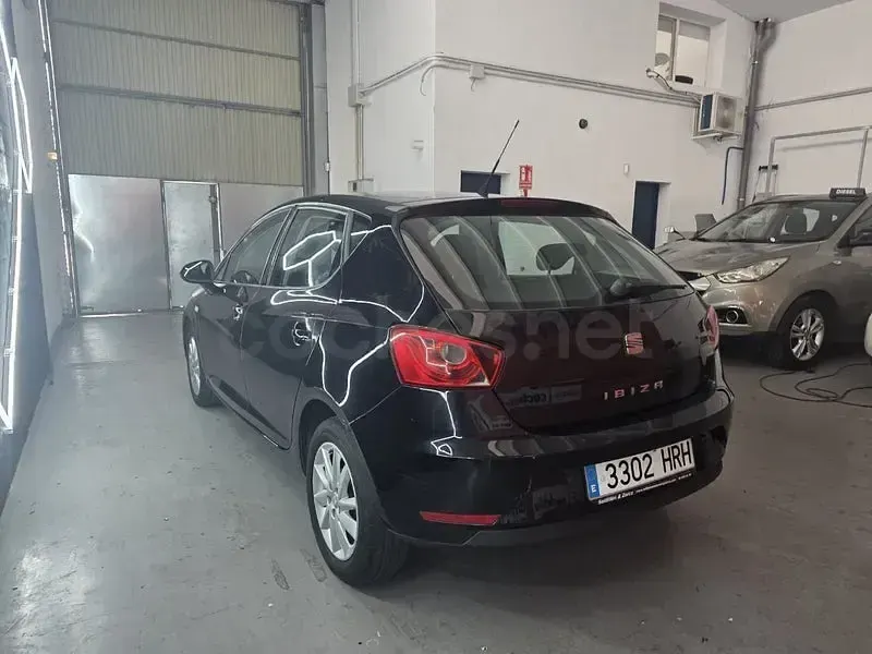 Usado Seat Ibiza Style 85 CV (62 kW) 2013 Negro Berlina