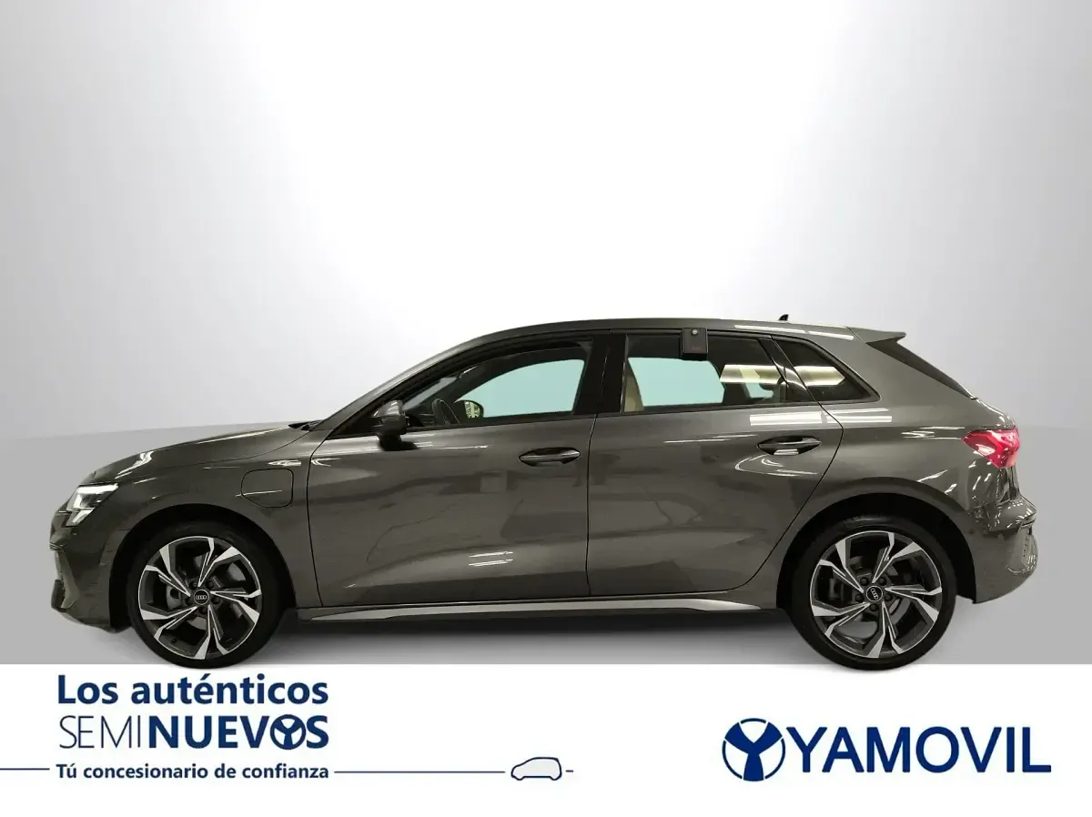 Usado Audi A3 Sportback S-Line 204 CV (150 kW) 2022 Gris Utilitario