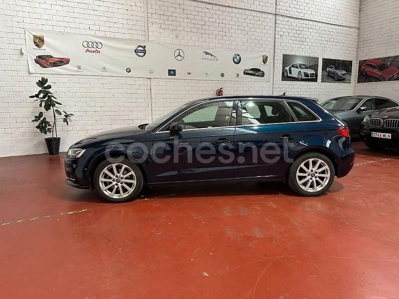 Usado Audi A3 Ambiente 116 CV (85 kW) 2019 Azul Berlina
