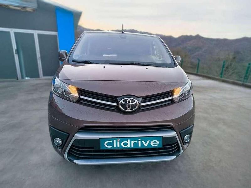 Usado Toyota Verso 150 CV (110 kW) 2018 Marrón Monovolumen