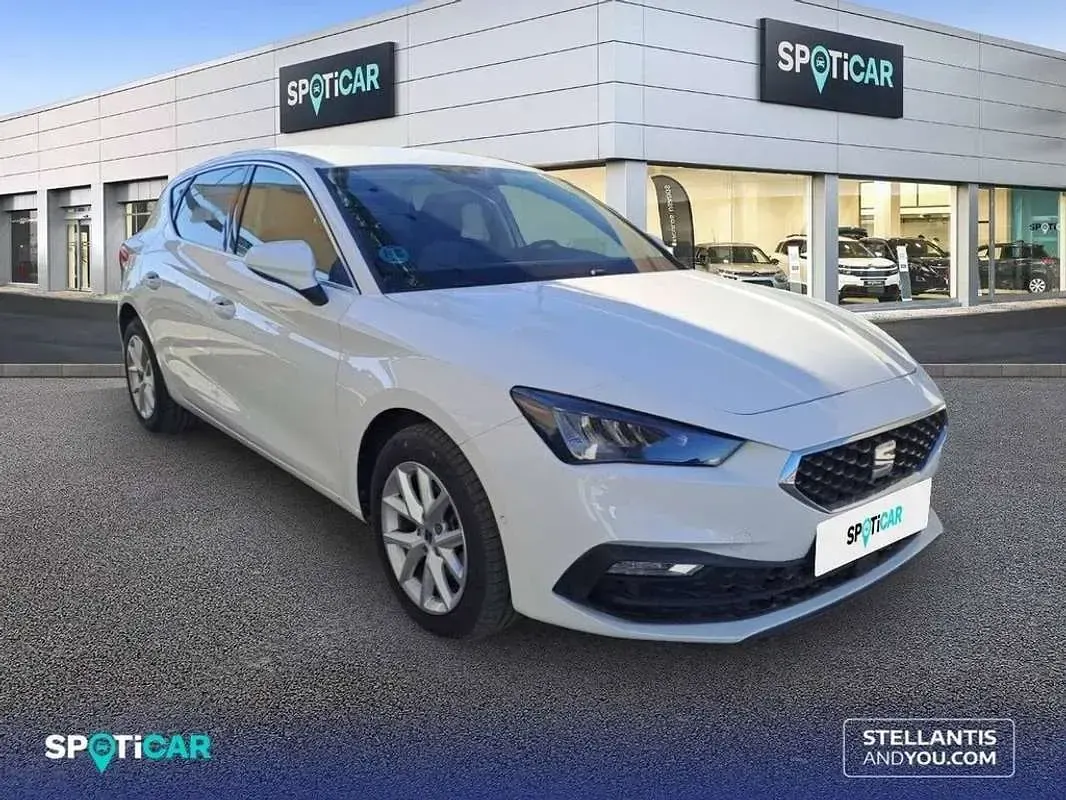 Usado Seat Leon Style 117 CV (86 kW) 2025 Gris Berlina