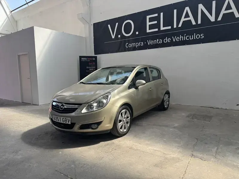 Usado Opel Corsa 75 CV (55 kW) 2008 Beige Utilitario