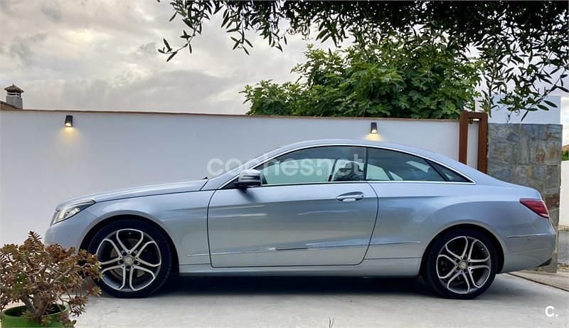 Usado Mercedes E220 170 CV (125 kW) 2014 Gris / plata Coupe