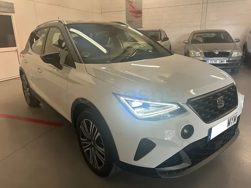 Usado Seat Arona FR 115 CV (84 kW) 2025 Blanco SUV