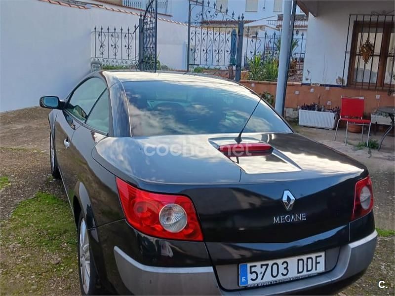 Usado Renault Mégane Cabriolet Privilege 120 CV (88 kW) 2004 Negro Descapotable