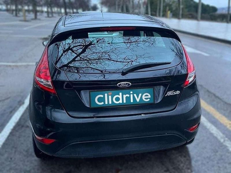 Usado Ford Fiesta Trend 70 CV (51 kW) 2011 Negro Utilitario