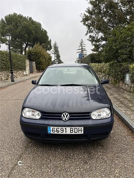 Usado VW Golf IV Conceptline 90 CV (66 kW) 2000 Azul Berlina