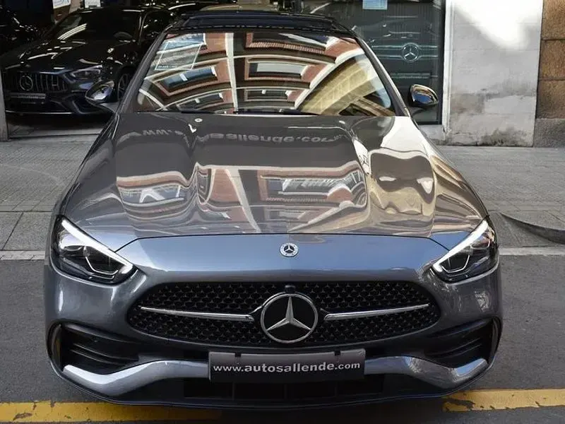 Usado Mercedes C300e 265 CV (194 kW) 2025 Gris / plata Berlina