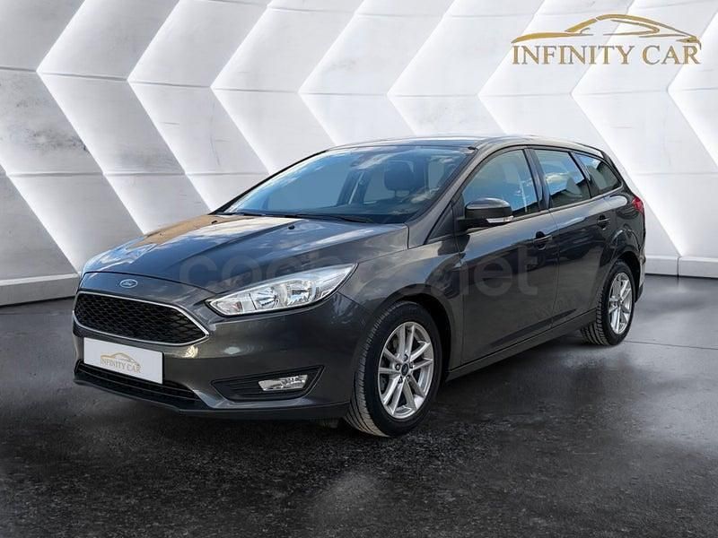 Usado Ford Focus Business Edition 125 CV (91 kW) 2017 Gris / plata Familiar