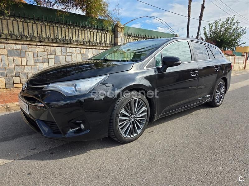 Negro Usado 2017 Toyota Avensis Executive Familiar | 8950 € (Super precio) - Imagen 1/4