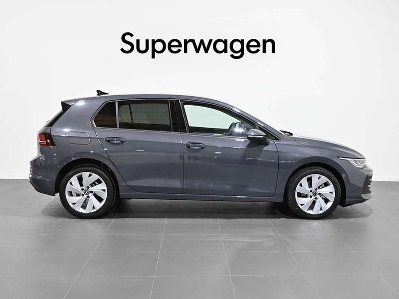 Usado VW Golf VIII 116 CV (85 kW) 2025 Gris Utilitario