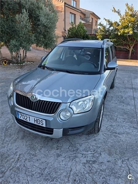 Usado Skoda Yeti Ambition 110 CV (80 kW) 2011 Gris / plata SUV