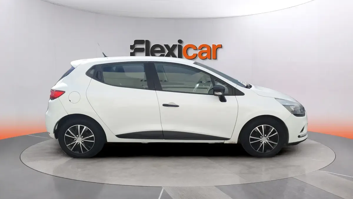 Usado Renault Clio IV Life 75 CV (55 kW) 2017 Blanco Berlina