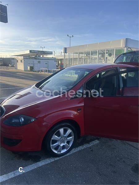 Usado Seat Altea Stylance 140 CV (102 kW) 2005 Rojo Berlina