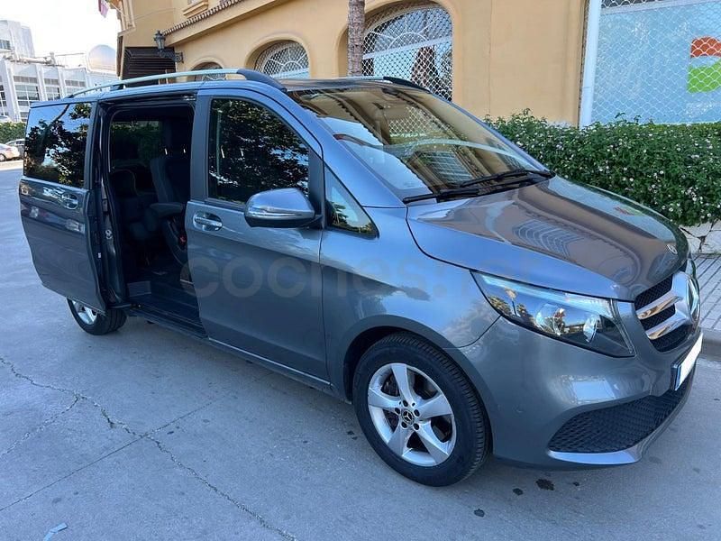 Usado Mercedes V220 Avantgarde 163 CV (119 kW) 2021 Gris / plata Monovolumen