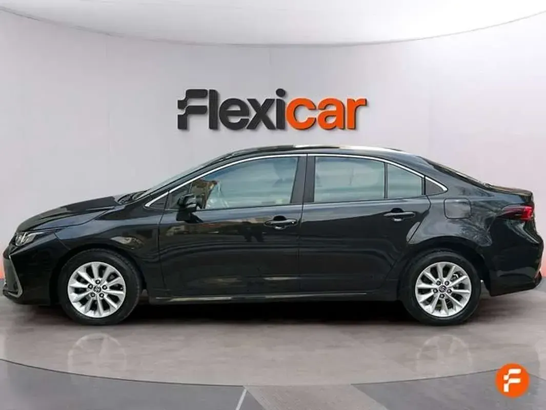 Usado Toyota Corolla Active 125 CV (91 kW) 2023 Negro Berlina