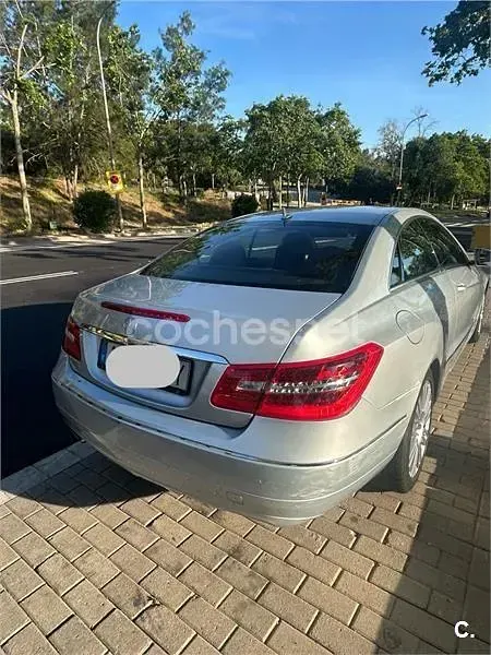 Usado Mercedes E250 Elegance 204 CV (150 kW) 2011 Gris / plata Coupe