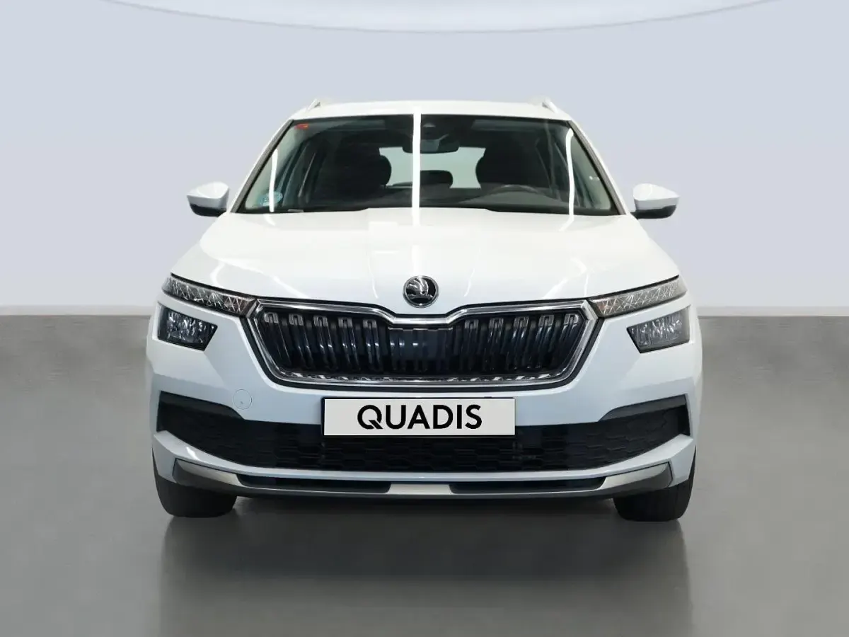 Usado Skoda Kamiq Ambition 95 CV (69 kW) 2021 Blanco SUV