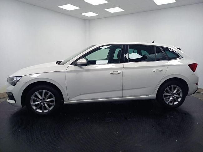 Usado Skoda Scala Ambition 95 CV (69 kW) 2022 Blanco Utilitario