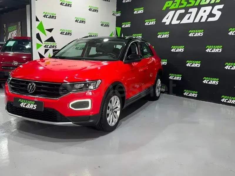 Usado VW T-Roc Life 110 CV (80 kW) 2022 Rojo SUV