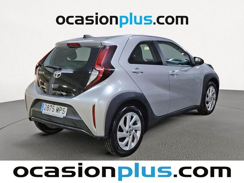 Usado Toyota Aygo X Play 72 CV (52 kW) 2024 Gris SUV