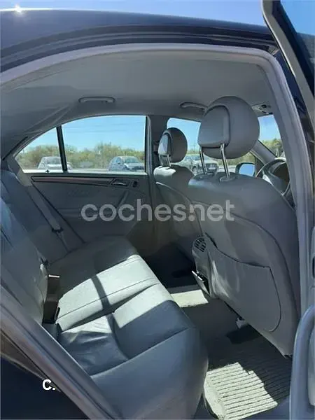Usado Mercedes C200 Avantgarde 163 CV (119 kW) 2002 Negro Berlina