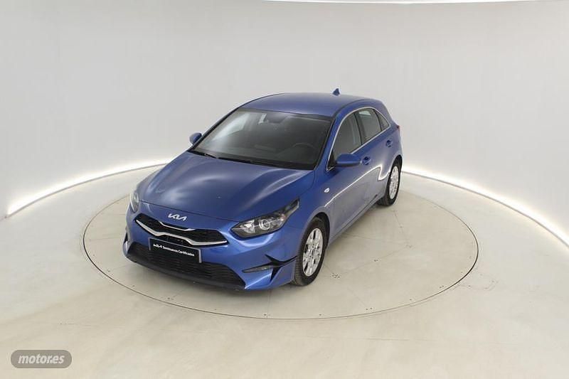 Usado 2024 Kia Ceed Berlina | 18.740 € (Precio justo) - Imagen 1/4