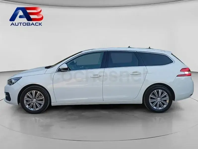 Usado Peugeot 308 SW Allure 130 CV (95 kW) 2020 Blanco Familiar