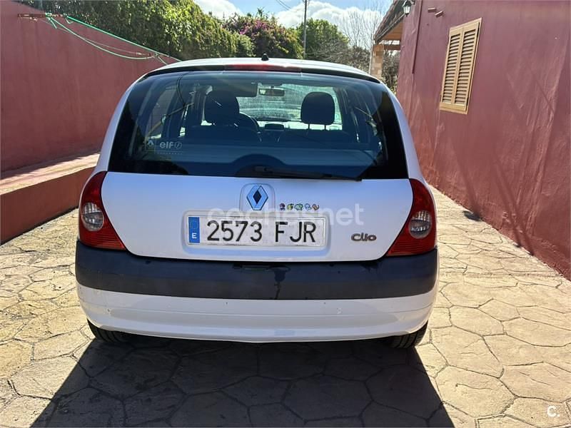 Usado Renault Clio II Authentique 75 CV (55 kW) 2006 Blanco Berlina