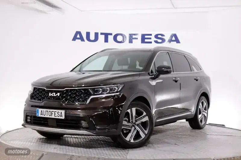Gris Usado 2024 Kia Sorento 2 SUV | 44.850 € (Precio justo) - Imagen 1/4