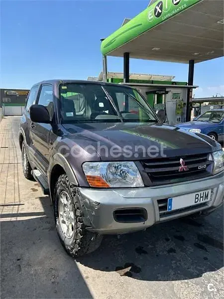 Usado Mitsubishi Montero 165 CV (121 kW) 2001 Violeta / lila SUV