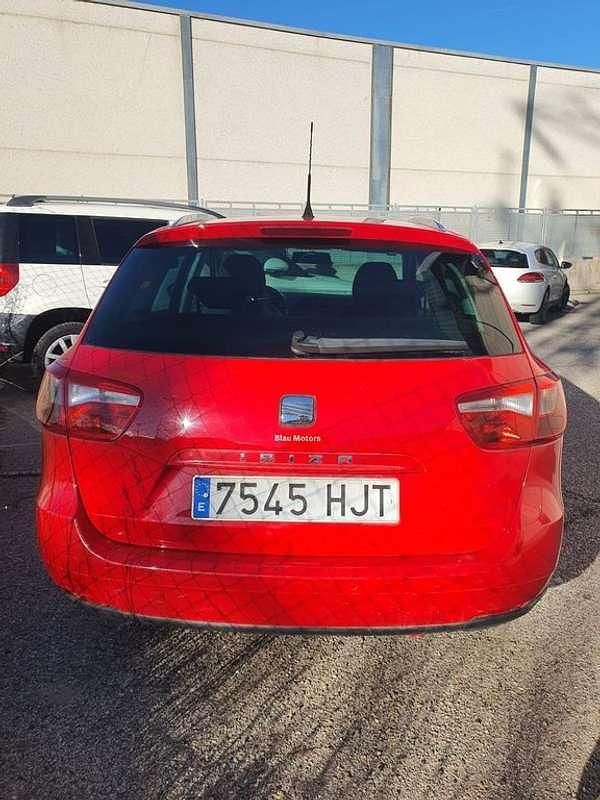 Usado Seat Ibiza ST Style 105 CV (77 kW) 2012 Rojo Familiar