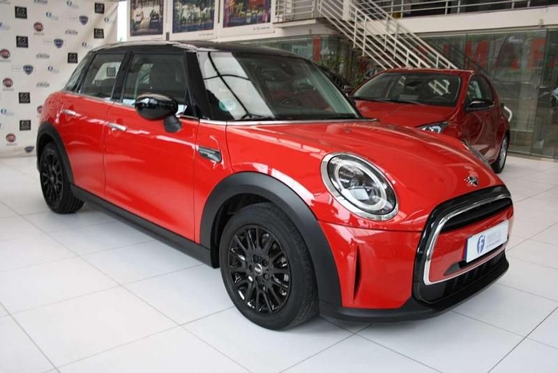 Usado Mini Cooper 136 CV (100 kW) 2024 Rojo Utilitario
