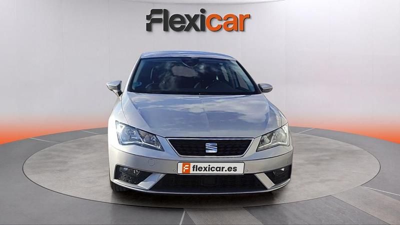 Usado Seat Leon ST Style 131 CV (96 kW) 2020 Gris Familiar
