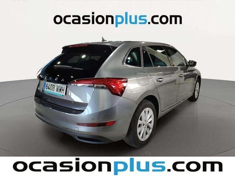 Usado Skoda Scala Ambition 95 CV (69 kW) 2023 Gris Utilitario