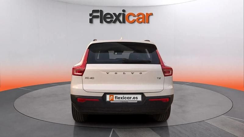 Begagnad Volvo XC40 Inscription 129 HK (94 kW) 2022 Vit SUV