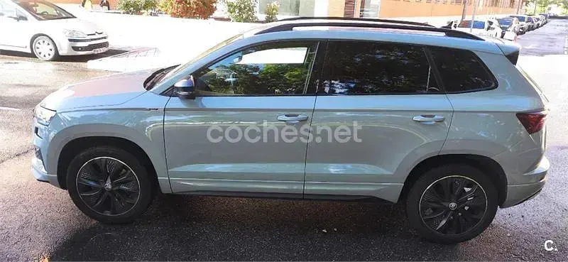 Usado Skoda Karoq SportLine 150 CV (110 kW) 2022 Gris / plata SUV