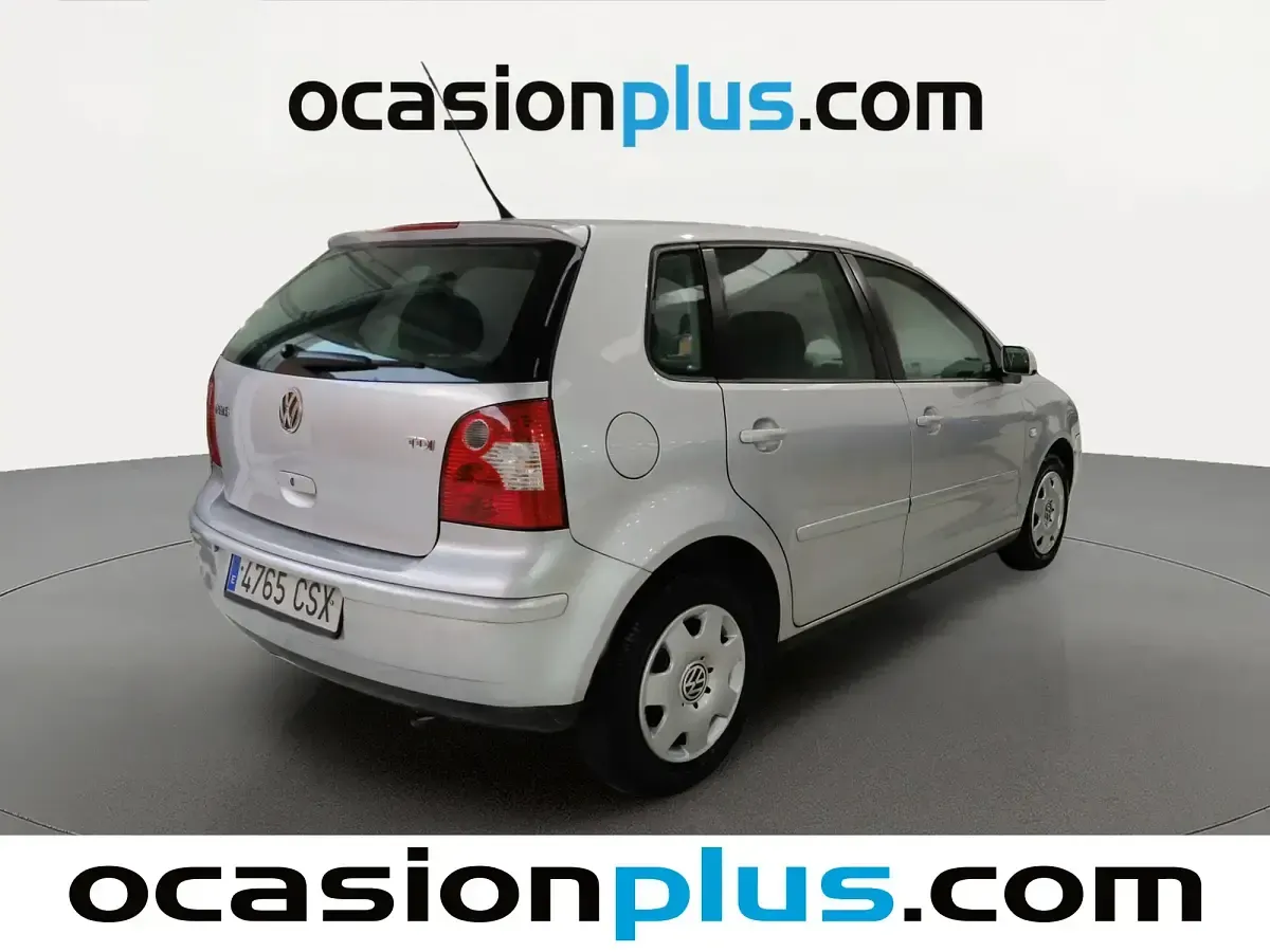 Usado VW Polo Match 75 CV (55 kW) 2004 Gris Utilitario
