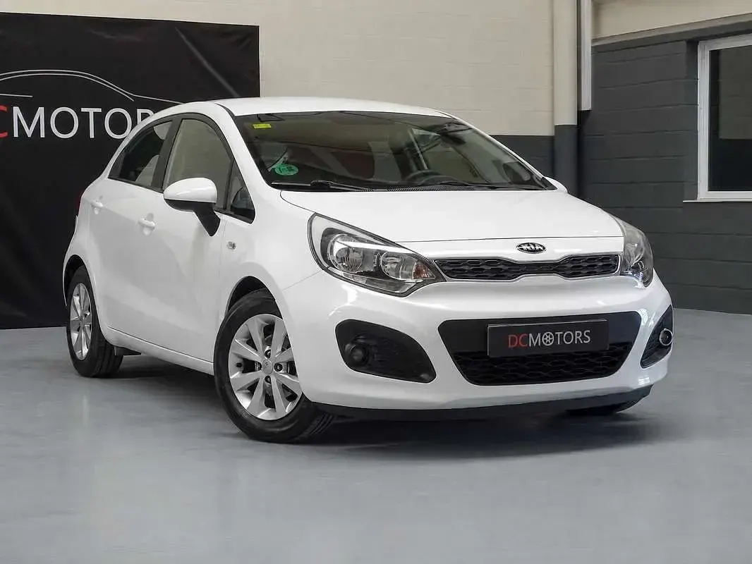 Usado Kia Rio 86 CV (63 kW) 2014 Blanco Utilitario