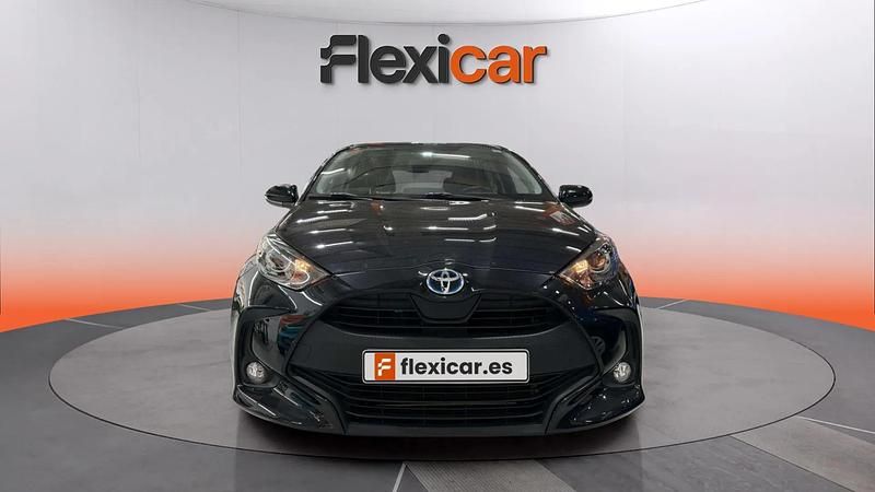 Usado Toyota Yaris Hybrid Active 116 CV (85 kW) 2021 Negro Berlina