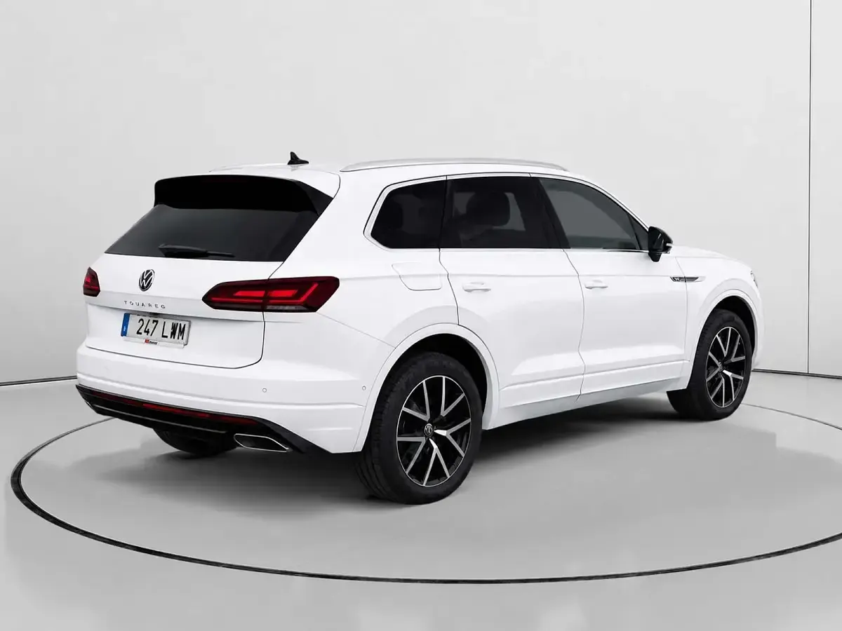 Usado VW Touareg Elegance 286 CV (210 kW) 2022 Negro SUV