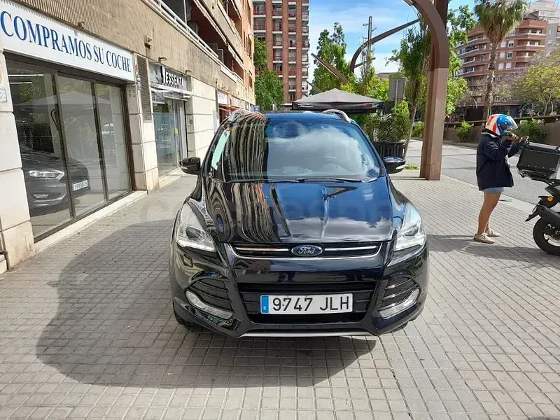 Usado Ford Kuga Trend 150 CV (110 kW) 2016 Negro SUV