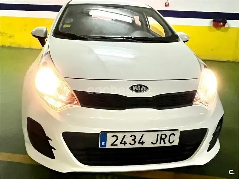Usado Kia Rio 84 CV (61 kW) 2016 Blanco Utilitario