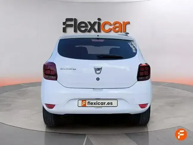 Usado Dacia Sandero Ambiance 73 CV (53 kW) 2017 Blanco